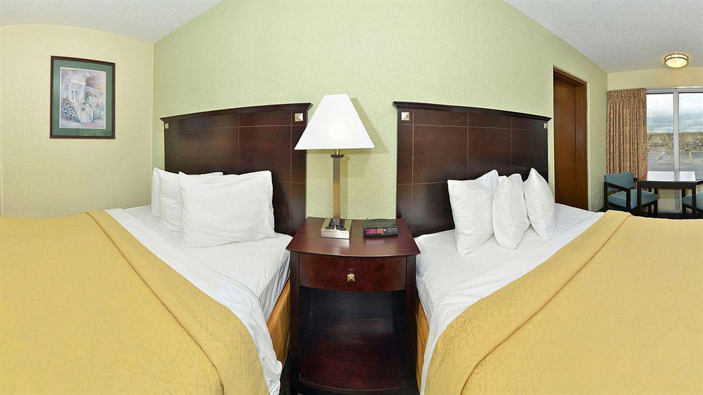 Quality Inn Huntingburg Extérieur photo