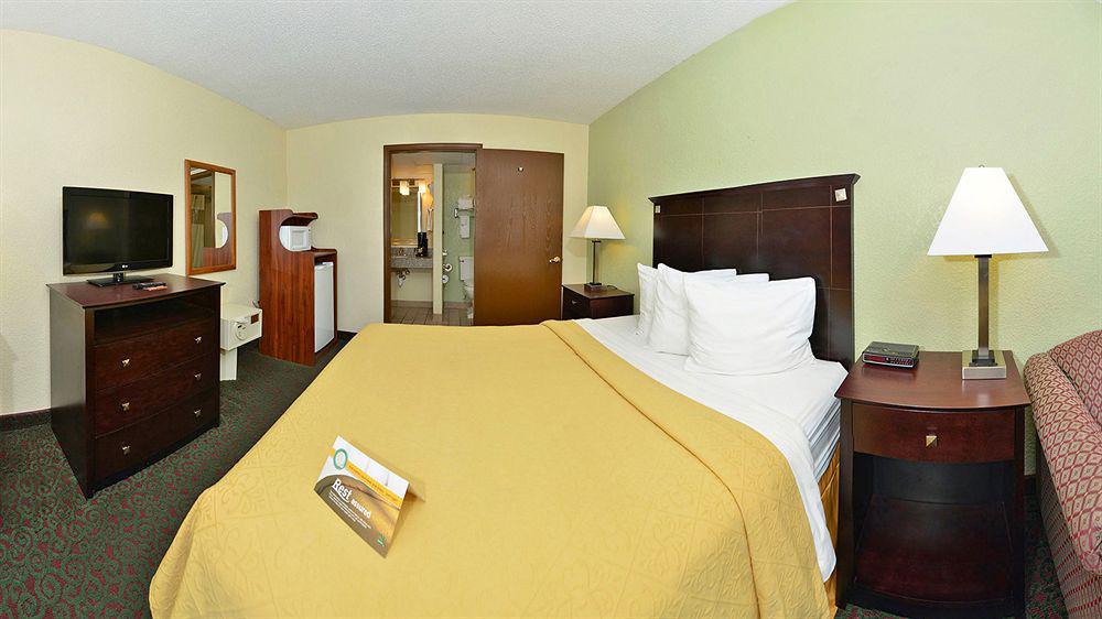 Quality Inn Huntingburg Extérieur photo