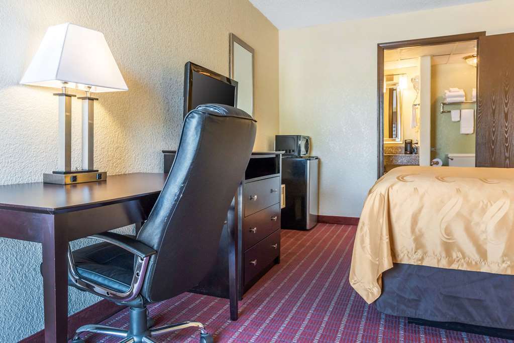 Quality Inn Huntingburg Chambre photo