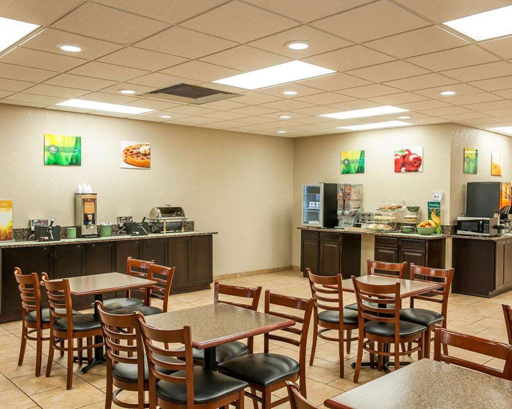 Quality Inn Huntingburg Restaurant photo