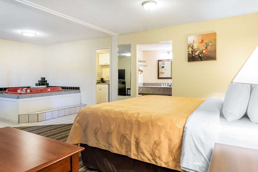 Quality Inn Huntingburg Chambre photo