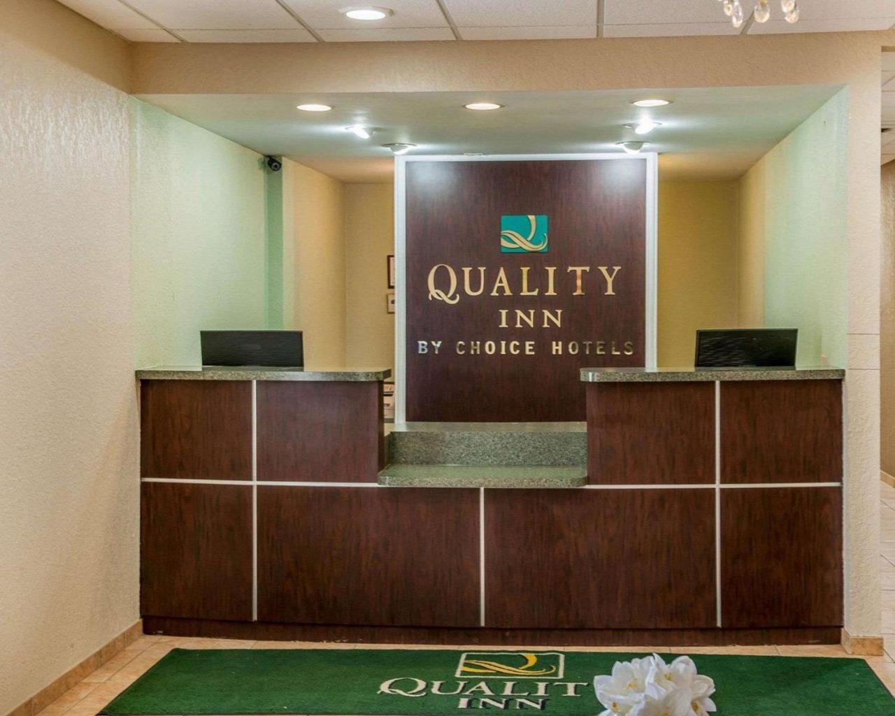 Quality Inn Huntingburg Extérieur photo
