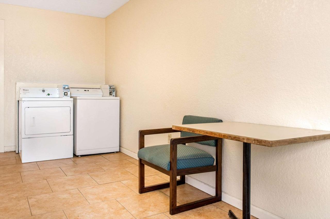 Quality Inn Huntingburg Extérieur photo