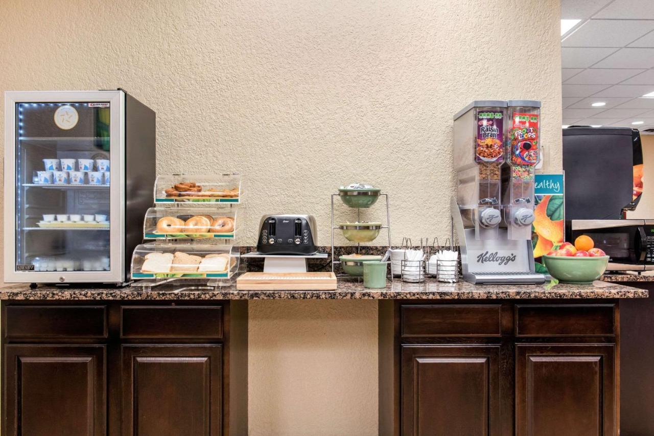 Quality Inn Huntingburg Extérieur photo