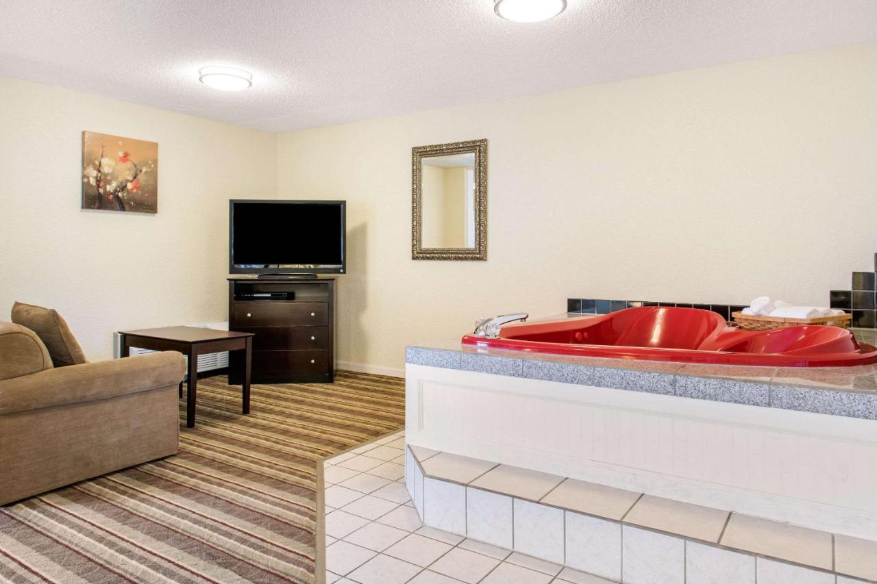 Quality Inn Huntingburg Extérieur photo